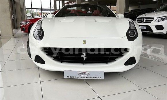 Acheter Occasion Voiture Ferrari California Blanc à Livingstone, Zambie Acheter Occasion Voiture Ferrari California Blanc à Livingstone, Zambie