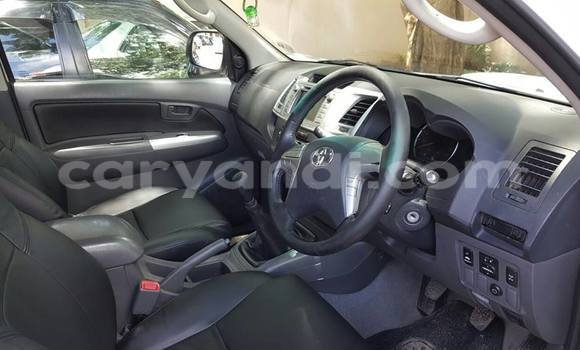 Acheter Occasion Voiture Toyota Hilux Blanc à Chingola, Zambie Acheter Occasion Voiture Toyota Hilux Blanc à Chingola, Zambie