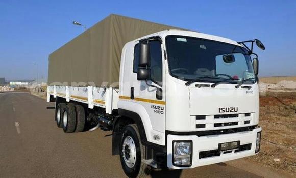 Acheter Occasion Utilitaire Isuzu FTR 850 Blanc à Lusaka, Zambie Acheter Occasion Utilitaire Isuzu FTR 850 Blanc à Lusaka, Zambie