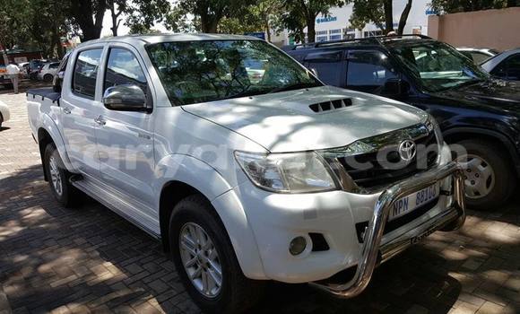 Acheter Occasion Voiture Toyota Hilux Blanc à Chingola, Zambie Acheter Occasion Voiture Toyota Hilux Blanc à Chingola, Zambie