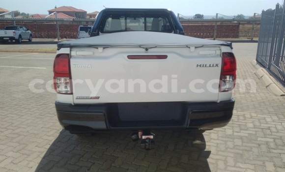 Buy Used Toyota Hilux White Car in Chinsali in Northern Buy Used Toyota Hilux White Car in Chinsali in Northern