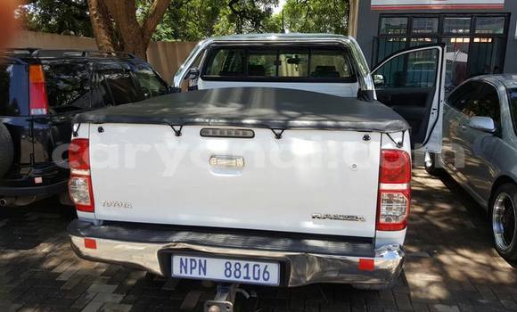 Acheter Occasion Voiture Toyota Hilux Blanc à Chingola, Zambie Acheter Occasion Voiture Toyota Hilux Blanc à Chingola, Zambie