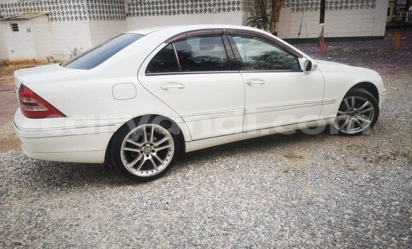 Acheter Occasion Voiture Mercedes‒Benz C–Class Blanc à Lusaka, Zambie Acheter Occasion Voiture Mercedes‒Benz C–Class Blanc à Lusaka, Zambie