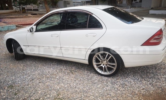 Acheter Occasion Voiture Mercedes‒Benz C–Class Blanc à Lusaka, Zambie Acheter Occasion Voiture Mercedes‒Benz C–Class Blanc à Lusaka, Zambie
