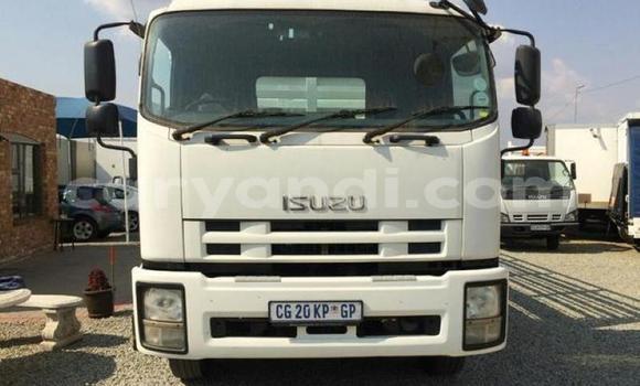 Acheter Occasion Utilitaire Isuzu FTR 850 Blanc à Lusaka, Zambie Acheter Occasion Utilitaire Isuzu FTR 850 Blanc à Lusaka, Zambie
