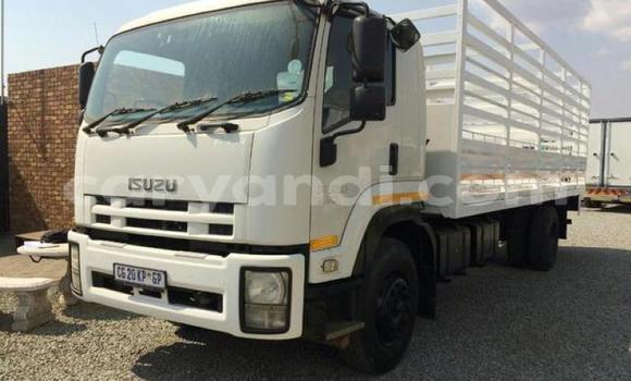 Acheter Occasion Utilitaire Isuzu FTR 850 Blanc à Lusaka, Zambie Acheter Occasion Utilitaire Isuzu FTR 850 Blanc à Lusaka, Zambie