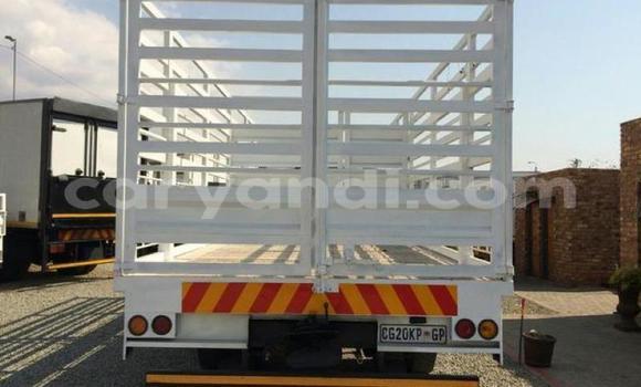 Acheter Occasion Utilitaire Isuzu FTR 850 Blanc à Lusaka, Zambie Acheter Occasion Utilitaire Isuzu FTR 850 Blanc à Lusaka, Zambie