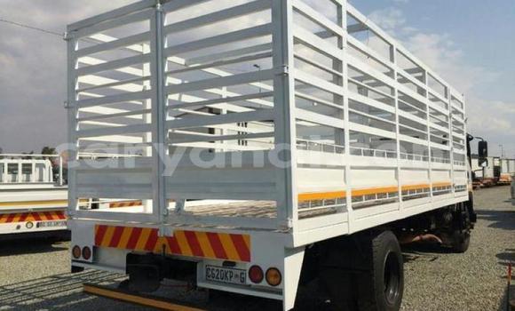 Acheter Occasion Utilitaire Isuzu FTR 850 Blanc à Lusaka, Zambie Acheter Occasion Utilitaire Isuzu FTR 850 Blanc à Lusaka, Zambie