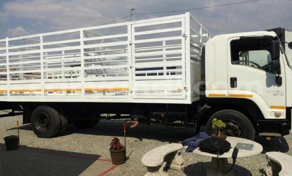 Acheter Occasion Utilitaire Isuzu FTR 850 Blanc à Lusaka, Zambie Acheter Occasion Utilitaire Isuzu FTR 850 Blanc à Lusaka, Zambie