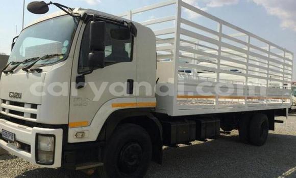 Acheter Occasion Utilitaire Isuzu FTR 850 Blanc à Lusaka, Zambie Acheter Occasion Utilitaire Isuzu FTR 850 Blanc à Lusaka, Zambie