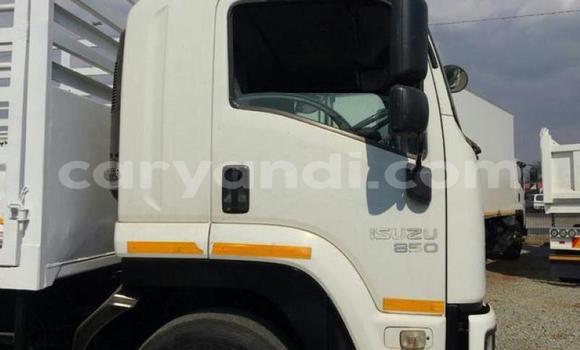 Acheter Occasion Utilitaire Isuzu FTR 850 Blanc à Lusaka, Zambie Acheter Occasion Utilitaire Isuzu FTR 850 Blanc à Lusaka, Zambie