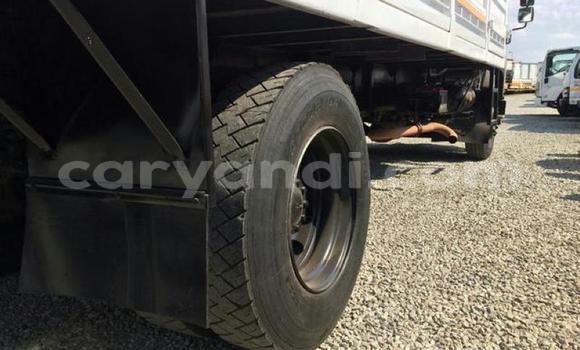 Acheter Occasion Utilitaire Isuzu FTR 850 Blanc à Lusaka, Zambie Acheter Occasion Utilitaire Isuzu FTR 850 Blanc à Lusaka, Zambie