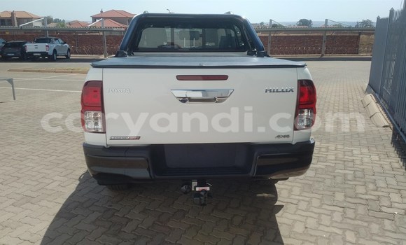 Buy Used Toyota Hilux White Car in Chingola in Zambia Buy Used Toyota Hilux White Car in Chingola in Zambia