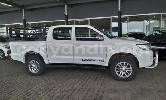 Nunua Ilio tumika Toyota Hilux Nyeupe Gari ndani ya Chingola nchini Zambia Nunua Ilio tumika Toyota Hilux Nyeupe Gari ndani ya Chingola nchini Zambia