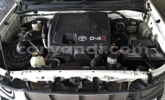 Nunua Ilio tumika Toyota Hilux Nyeupe Gari ndani ya Chingola nchini Zambia Nunua Ilio tumika Toyota Hilux Nyeupe Gari ndani ya Chingola nchini Zambia