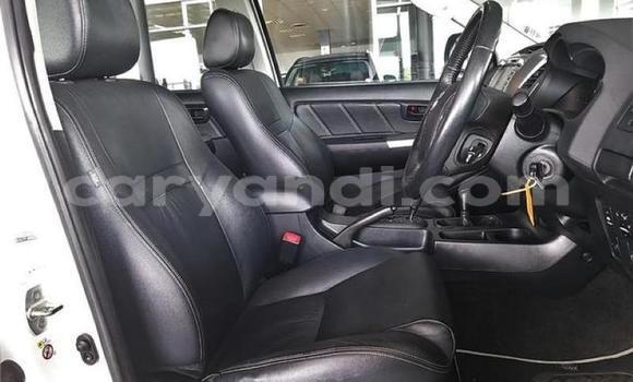 Nunua Ilio tumika Toyota Hilux Nyeupe Gari ndani ya Chingola nchini Zambia Nunua Ilio tumika Toyota Hilux Nyeupe Gari ndani ya Chingola nchini Zambia