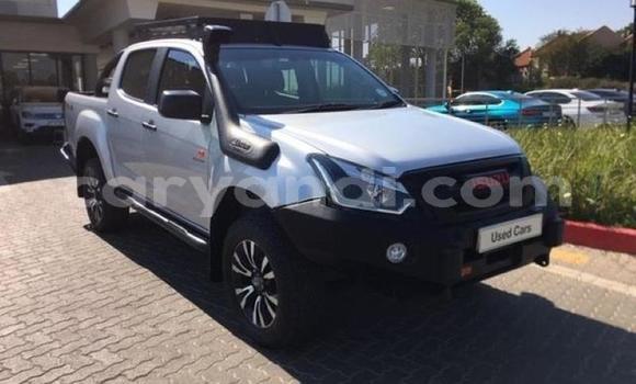 Nunua Ilio tumika Isuzu KB Nyeupe Gari ndani ya Chingola nchini Zambia Nunua Ilio tumika Isuzu KB Nyeupe Gari ndani ya Chingola nchini Zambia