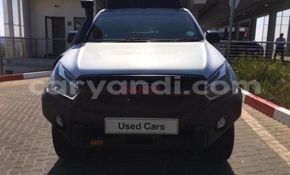 Nunua Ilio tumika Isuzu KB Nyeupe Gari ndani ya Chingola nchini Zambia Nunua Ilio tumika Isuzu KB Nyeupe Gari ndani ya Chingola nchini Zambia