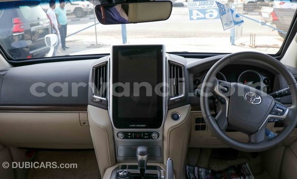 Tenga Imported Toyota Land Cruiser Chena Mota in Import - Dubai in Zambia Tenga Imported Toyota Land Cruiser Chena Mota in Import - Dubai in Zambia