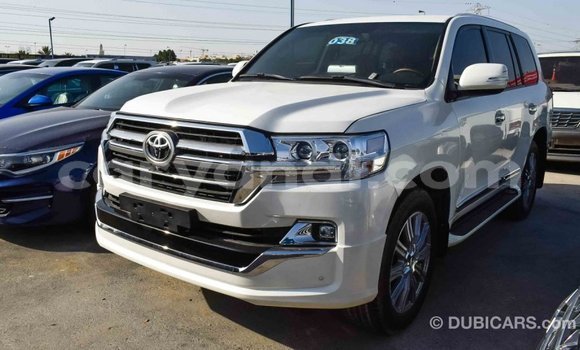 Acheter Import Voiture Toyota Land Cruiser Blanc à Import - Dubai, Zambie Acheter Import Voiture Toyota Land Cruiser Blanc à Import - Dubai, Zambie