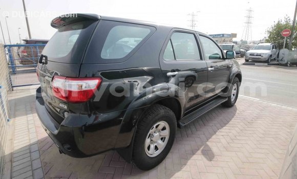 Acheter Import Voiture Toyota Fortuner Noir à Import - Dubai, Zambie Acheter Import Voiture Toyota Fortuner Noir à Import - Dubai, Zambie