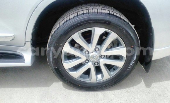 Acheter Import Voiture Toyota Land Cruiser Autre à Import - Dubai, Zambie Acheter Import Voiture Toyota Land Cruiser Autre à Import - Dubai, Zambie