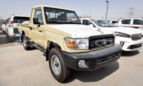 Acheter Import Voiture Toyota Land Cruiser Beige à Import - Dubai, Zambie Acheter Import Voiture Toyota Land Cruiser Beige à Import - Dubai, Zambie