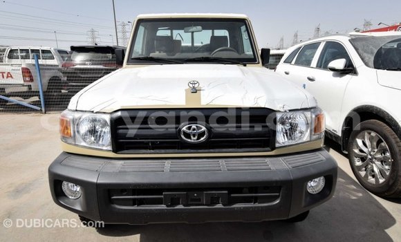 Acheter Import Voiture Toyota Land Cruiser Beige à Import - Dubai, Zambie Acheter Import Voiture Toyota Land Cruiser Beige à Import - Dubai, Zambie