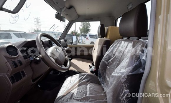 Acheter Import Voiture Toyota Land Cruiser Beige à Import - Dubai, Zambie Acheter Import Voiture Toyota Land Cruiser Beige à Import - Dubai, Zambie