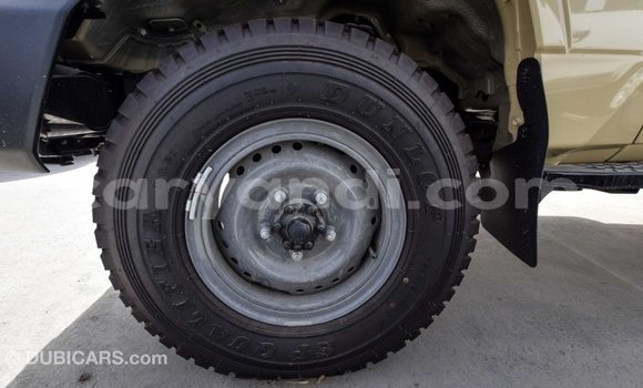 Acheter Import Voiture Toyota Land Cruiser Beige à Import - Dubai, Zambie Acheter Import Voiture Toyota Land Cruiser Beige à Import - Dubai, Zambie