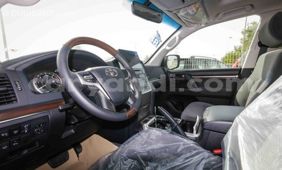 Tenga Imported Toyota Land Cruiser Chena Mota in Import - Dubai in Zambia Tenga Imported Toyota Land Cruiser Chena Mota in Import - Dubai in Zambia