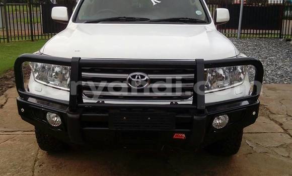 Acheter Occasion Voiture Toyota Land Cruiser Blanc à Chingola, Zambie Acheter Occasion Voiture Toyota Land Cruiser Blanc à Chingola, Zambie