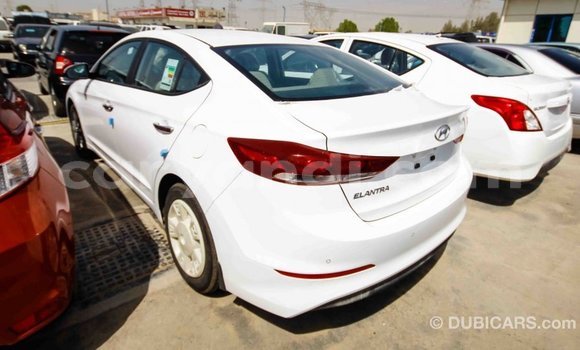Acheter Import Voiture Hyundai Elantra Blanc à Import - Dubai, Zambie Acheter Import Voiture Hyundai Elantra Blanc à Import - Dubai, Zambie