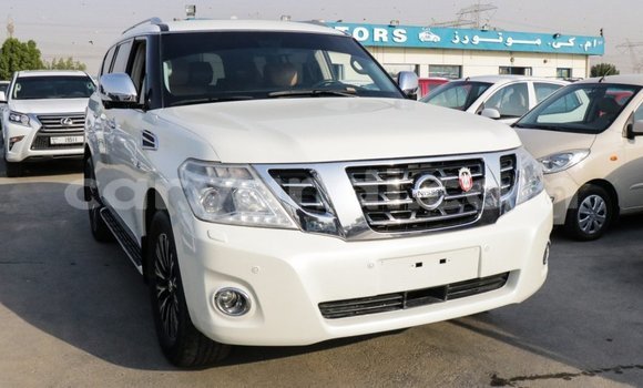 Acheter Import Voiture Nissan Patrol Blanc à Import - Dubai, Zambie Acheter Import Voiture Nissan Patrol Blanc à Import - Dubai, Zambie