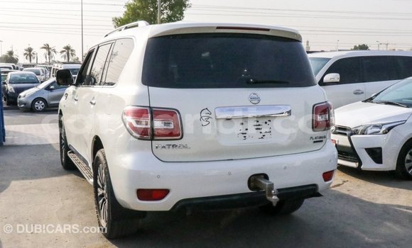 Acheter Import Voiture Nissan Patrol Blanc à Import - Dubai, Zambie Acheter Import Voiture Nissan Patrol Blanc à Import - Dubai, Zambie