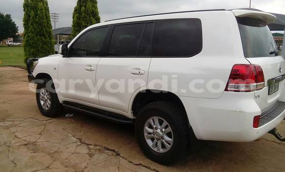 Acheter Occasion Voiture Toyota Land Cruiser Blanc à Chingola, Zambie Acheter Occasion Voiture Toyota Land Cruiser Blanc à Chingola, Zambie