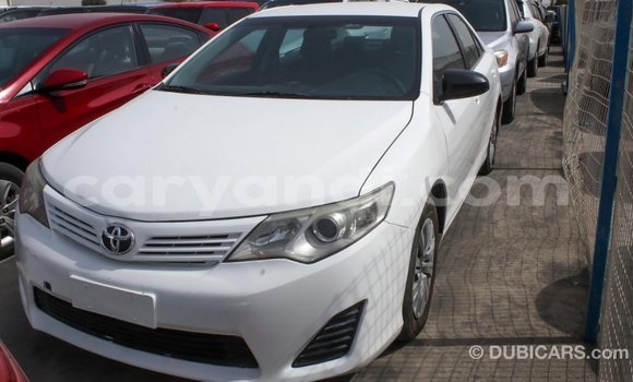 Nunua Imported Toyota Camry Nyeupe Gari ndani ya Import - Dubai nchini Zambia Nunua Imported Toyota Camry Nyeupe Gari ndani ya Import - Dubai nchini Zambia