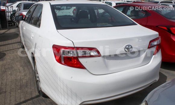Nunua Imported Toyota Camry Nyeupe Gari ndani ya Import - Dubai nchini Zambia Nunua Imported Toyota Camry Nyeupe Gari ndani ya Import - Dubai nchini Zambia
