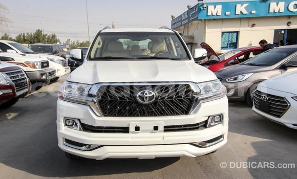 Nunua Imported Toyota Land Cruiser Nyeupe Gari ndani ya Import - Dubai nchini Zambia Nunua Imported Toyota Land Cruiser Nyeupe Gari ndani ya Import - Dubai nchini Zambia