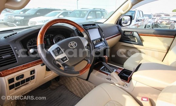 Nunua Imported Toyota Land Cruiser Nyeupe Gari ndani ya Import - Dubai nchini Zambia Nunua Imported Toyota Land Cruiser Nyeupe Gari ndani ya Import - Dubai nchini Zambia
