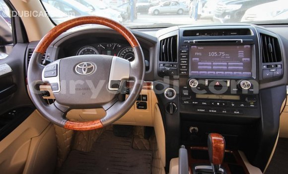 Nunua Imported Toyota Land Cruiser Nyeupe Gari ndani ya Import - Dubai nchini Zambia Nunua Imported Toyota Land Cruiser Nyeupe Gari ndani ya Import - Dubai nchini Zambia