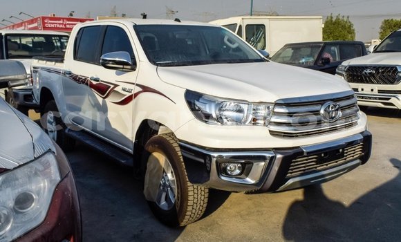 Acheter Import Voiture Toyota Hilux Blanc à Import - Dubai, Zambie Acheter Import Voiture Toyota Hilux Blanc à Import - Dubai, Zambie