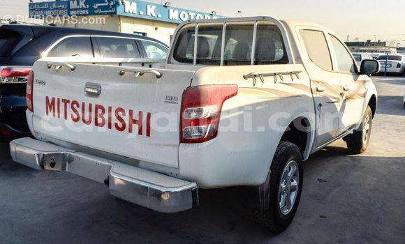 Nunua Imported Mitsubishi L200 Nyeupe Gari ndani ya Import - Dubai nchini Zambia Nunua Imported Mitsubishi L200 Nyeupe Gari ndani ya Import - Dubai nchini Zambia