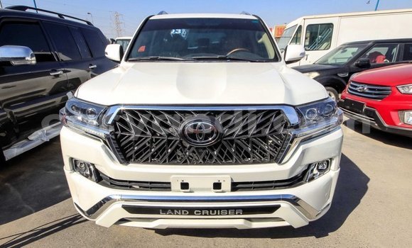 Nunua Imported Toyota Land Cruiser Nyeupe Gari ndani ya Import - Dubai nchini Zambia Nunua Imported Toyota Land Cruiser Nyeupe Gari ndani ya Import - Dubai nchini Zambia