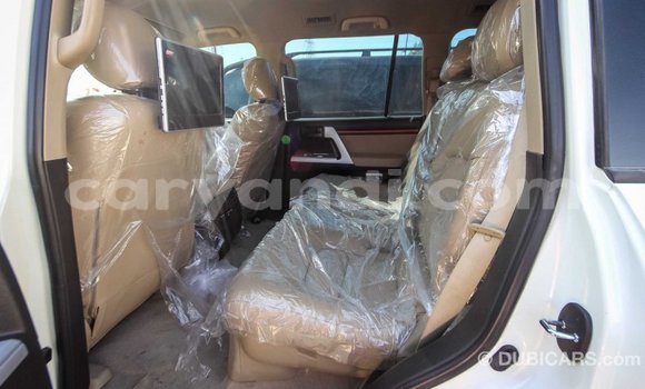 Nunua Imported Toyota Land Cruiser Nyeupe Gari ndani ya Import - Dubai nchini Zambia Nunua Imported Toyota Land Cruiser Nyeupe Gari ndani ya Import - Dubai nchini Zambia