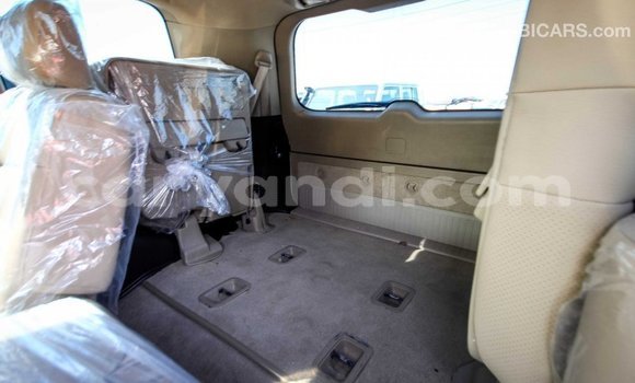 Nunua Imported Toyota Land Cruiser Nyeupe Gari ndani ya Import - Dubai nchini Zambia Nunua Imported Toyota Land Cruiser Nyeupe Gari ndani ya Import - Dubai nchini Zambia