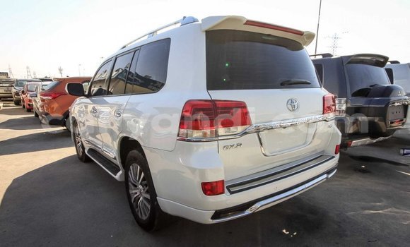 Nunua Imported Toyota Land Cruiser Nyeupe Gari ndani ya Import - Dubai nchini Zambia Nunua Imported Toyota Land Cruiser Nyeupe Gari ndani ya Import - Dubai nchini Zambia