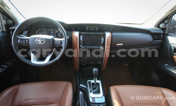Acheter Import Voiture Toyota Fortuner Blanc à Import - Dubai, Zambie Acheter Import Voiture Toyota Fortuner Blanc à Import - Dubai, Zambie