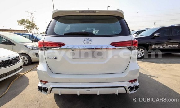 Acheter Import Voiture Toyota Fortuner Blanc à Import - Dubai, Zambie Acheter Import Voiture Toyota Fortuner Blanc à Import - Dubai, Zambie