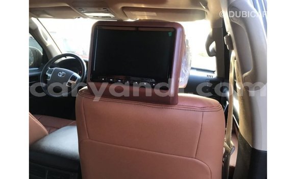 Tenga Imported Toyota Land Cruiser Nhema Mota in Import - Dubai in Zambia Tenga Imported Toyota Land Cruiser Nhema Mota in Import - Dubai in Zambia